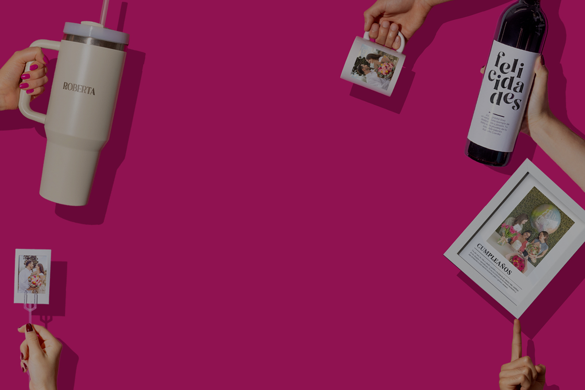 Varios regalos personalizados: un vaso térmico con nombre, cuadros personalizados, foto polaroid, globo personalizado, botella personalizada, galletas personalizadas y una taza personalizada con fotos.